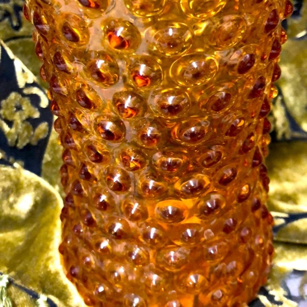 VINTAGE AMBER FLORAL VASE - Picture 2 of 3